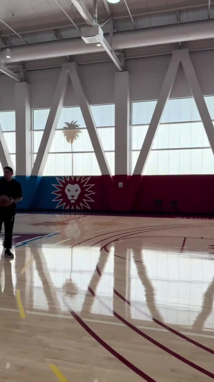 等你回来🙌崔永熙动态：伤后首次球场训练⛹‍♂️ACL断裂171天